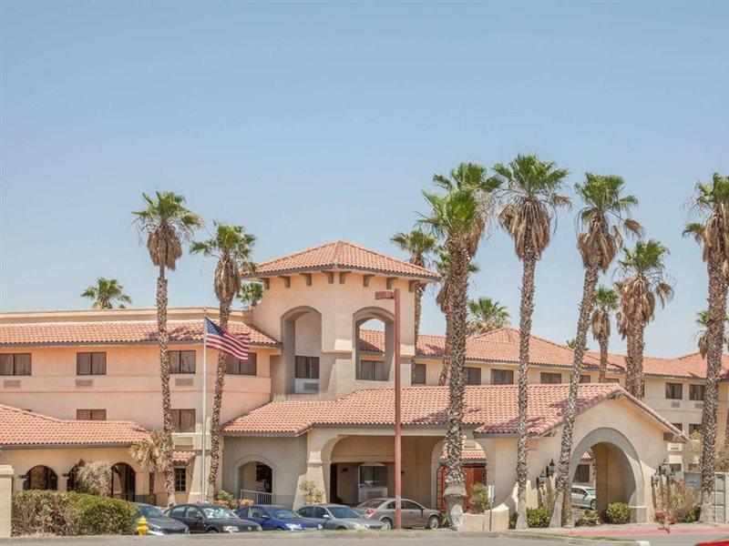 فندق Ramada By Wyndham بارستاو، سان بيرناردينو، كاليفورنيا المظهر الخارجي الصورة