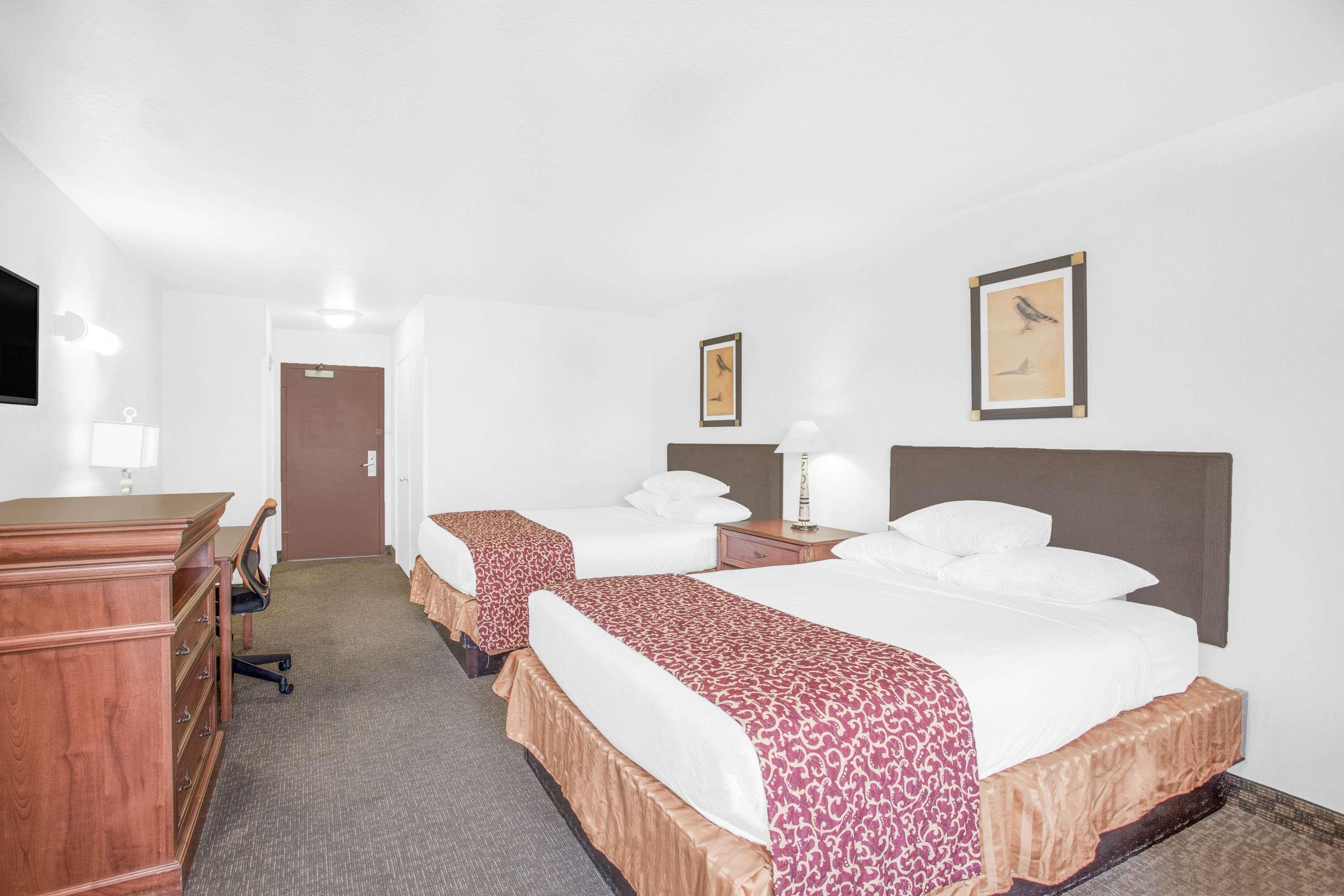 فندق Ramada By Wyndham بارستاو، سان بيرناردينو، كاليفورنيا المظهر الخارجي الصورة